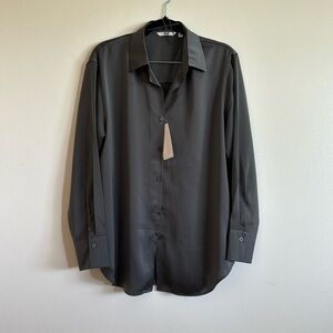 UNIQLO satin button down